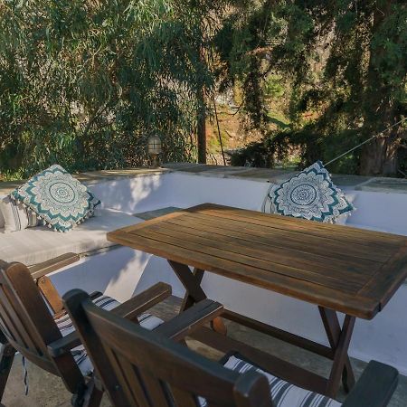 Nereids Guesthouse Хидра Екстериор снимка