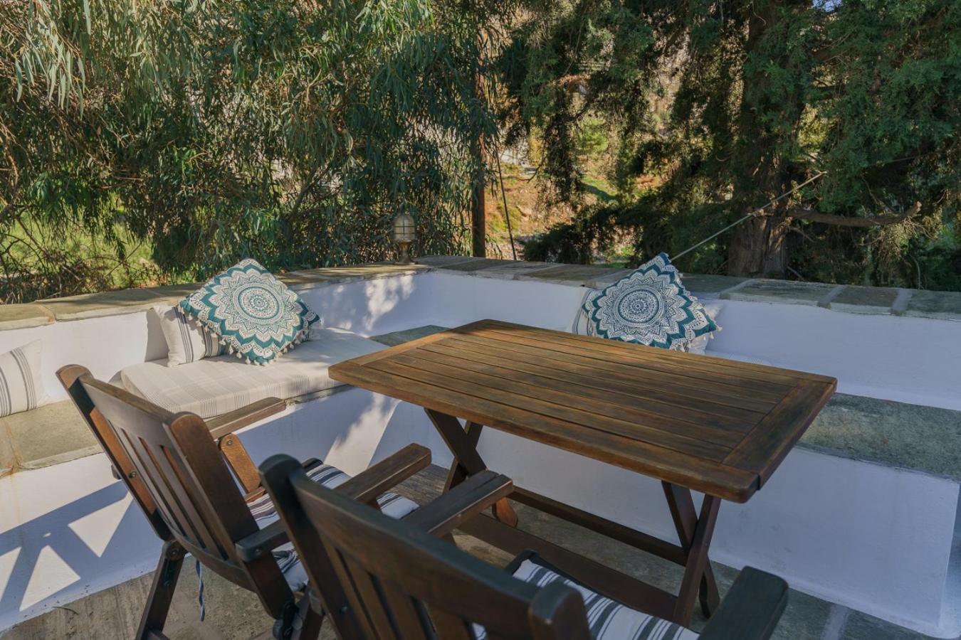 Nereids Guesthouse Хидра Екстериор снимка