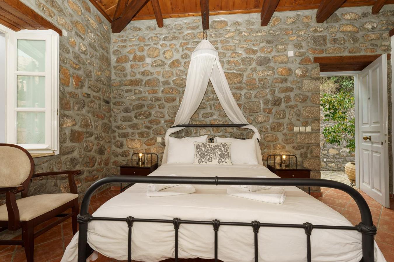 Nereids Guesthouse Хидра Екстериор снимка