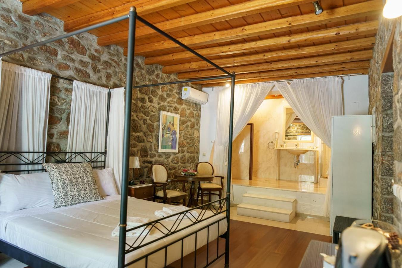 Nereids Guesthouse Хидра Екстериор снимка