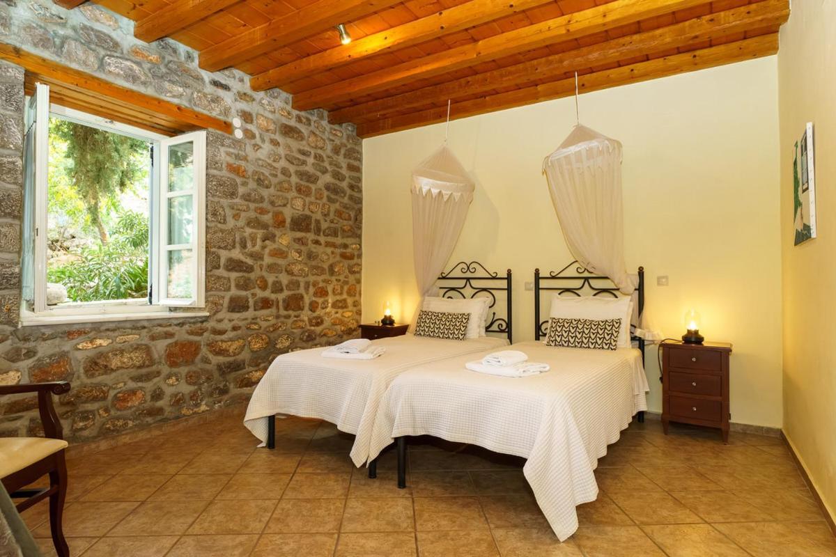 Nereids Guesthouse Хидра Екстериор снимка