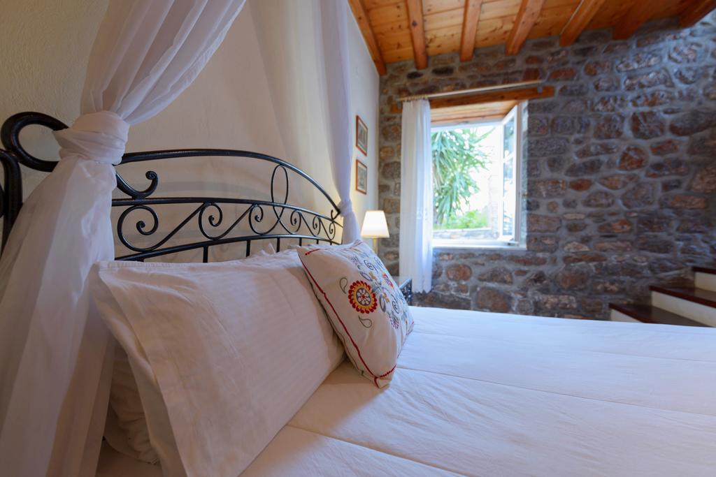 Nereids Guesthouse Хидра Екстериор снимка